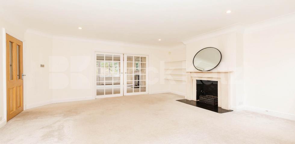 			FAMILYS ONLY, 3 Bedroom, 1 bath, 1 reception House			 Cascade Avenue, MUSWELL HILL